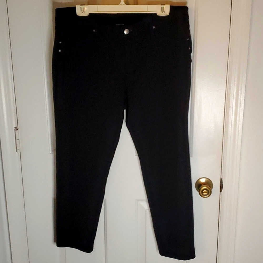 Time & Tru Womens Black Straight Leg, Mid Rise, Stretch Pants